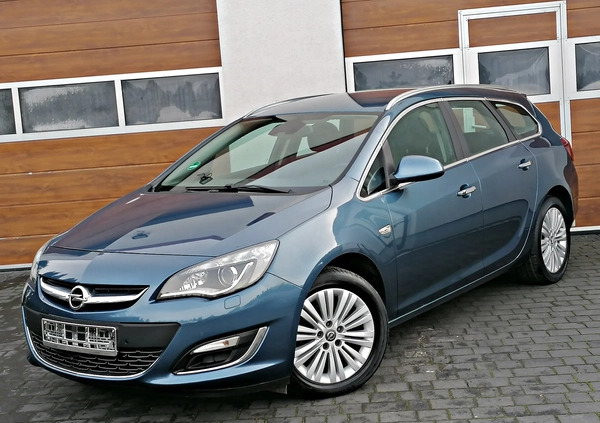 Opel Astra cena 28900 przebieg: 212000, rok produkcji 2013 z Września małe 781